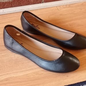 NWOT Self Esteem Black Ballerina Flats